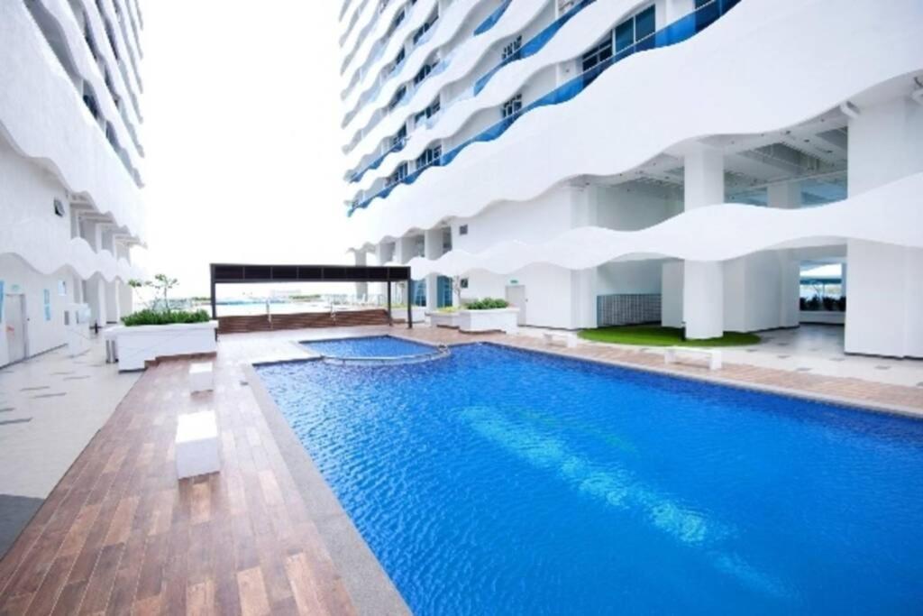 The Wave - Kota Laksamana -- Pool View -- 6 Pax Apartment Malacca Exterior foto